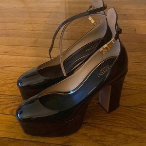 Valentino pumps. Worn once. Size 38.5